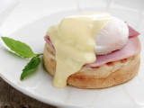  Eggs Benedict